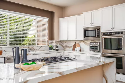 Kitchen - 4604 E Reins Rd, Gilbert, AZ 85297 photo 5 of 5