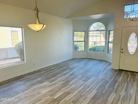 997 E Brentrup Dr, Tempe, AZ 85283 photo 3