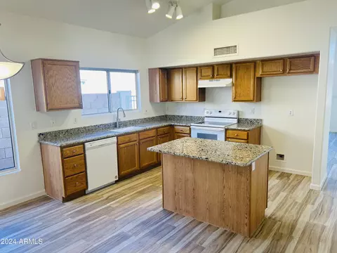 997 E Brentrup Dr, Tempe, AZ 85283 photo 6