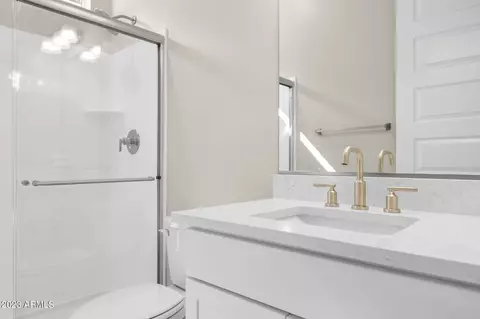 Bath - 5970 E Lone Cactus Dr, Phoenix, AZ 85050 photo 1 of 10