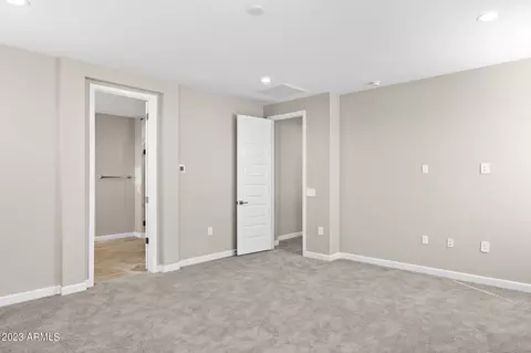 Bedroom - 5970 E Lone Cactus Dr, Phoenix, AZ 85050 photo 3 of 6