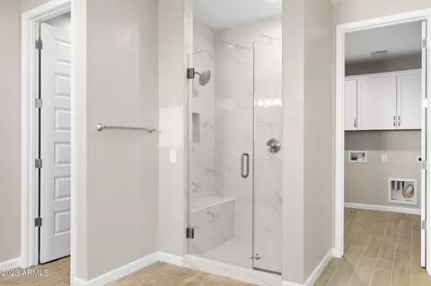 Bath - 5970 E Lone Cactus Dr, Phoenix, AZ 85050 photo 5 of 10