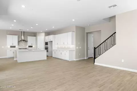 Living - 5970 E Lone Cactus Dr, Phoenix, AZ 85050 photo 1 of 2