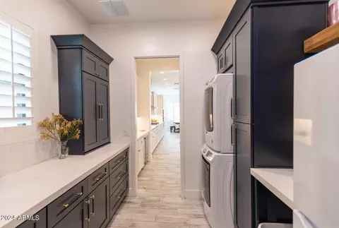 Kitchen - 729 E Nighthawk Way, Phoenix, AZ 85048 photo 4 of 4