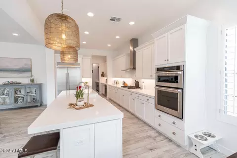 Kitchen - 729 E Nighthawk Way, Phoenix, AZ 85048 photo 2 of 4