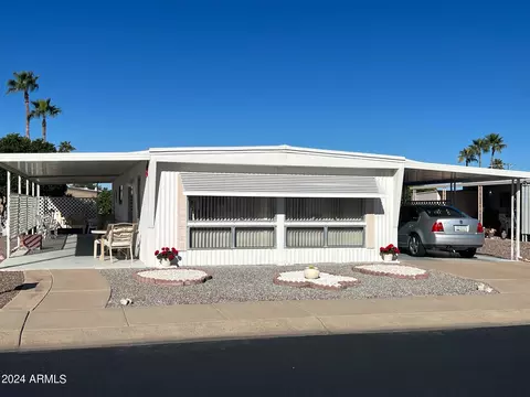 2426 N Snead Dr, Mesa, AZ 85215