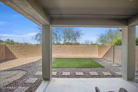 Exterior - 22010 N 28th Pl, Phoenix, AZ 85050 photo 5 of 14