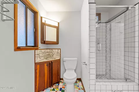Bath - 1437 E Hudson Dr, Tempe, AZ 85281 photo 5 of 5