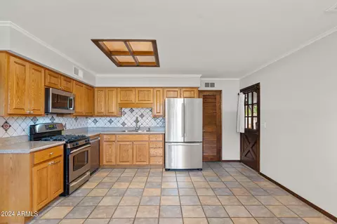 Kitchen - 1437 E Hudson Dr, Tempe, AZ 85281 photo 3 of 7