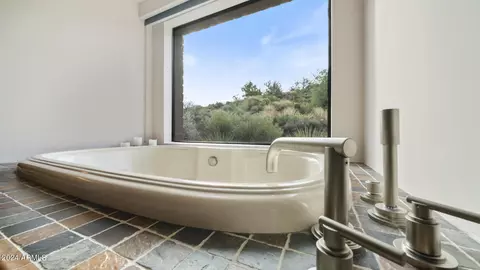 Bath - 7260 Eagle Crest Dr #30, Mesa, AZ 85207 photo 5 of 6