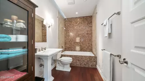 Bath - 7260 Eagle Crest Dr #30, Mesa, AZ 85207 photo 6 of 6