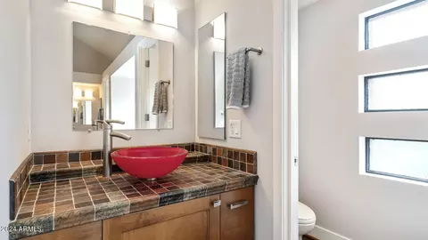 Bath - 7260 Eagle Crest Dr #30, Mesa, AZ 85207 photo 1 of 6