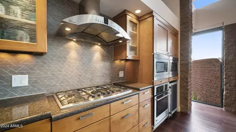 Kitchen - 7260 Eagle Crest Dr #30, Mesa, AZ 85207 photo 5 of 10