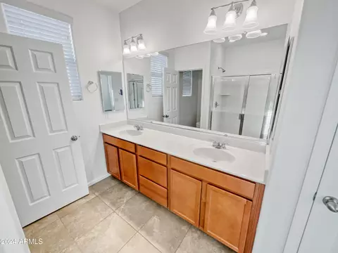 Bath - 7463 E Onza Ave, Mesa, AZ 85212 photo 5 of 6