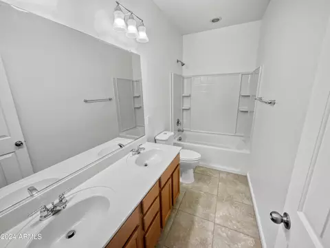Bath - 7463 E Onza Ave, Mesa, AZ 85212 photo 3 of 6