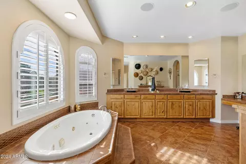 Bath - 4685 E Ruffian Rd, Gilbert, AZ 85297 photo 1 of 7