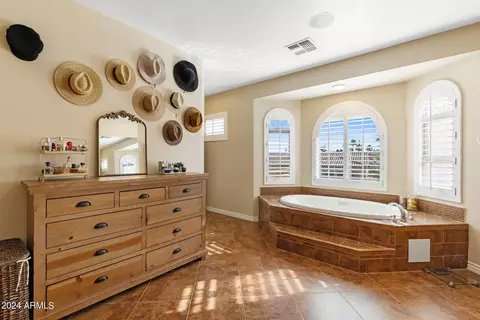 Bath - 4685 E Ruffian Rd, Gilbert, AZ 85297 photo 2 of 7
