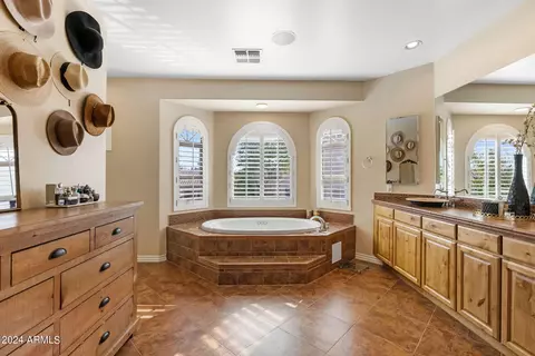 Bath - 4685 E Ruffian Rd, Gilbert, AZ 85297 photo 3 of 7