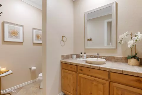 Bath - 4685 E Ruffian Rd, Gilbert, AZ 85297 photo 4 of 7