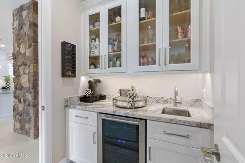 Kitchen - 4685 E Ruffian Rd, Gilbert, AZ 85297 photo 7 of 8