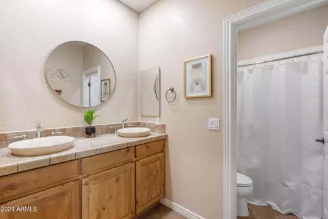 Bath - 4685 E Ruffian Rd, Gilbert, AZ 85297 photo 5 of 7