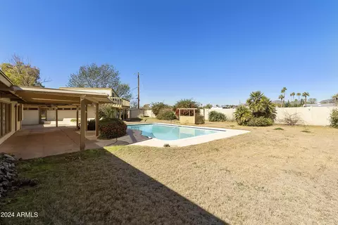 Exterior - 32 W Linger Ln, Phoenix, AZ 85021 photo 15 of 23