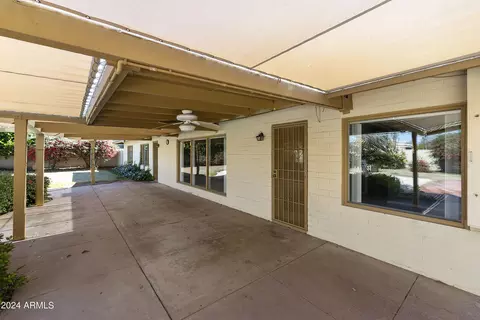 Exterior - 32 W Linger Ln, Phoenix, AZ 85021 photo 9 of 23