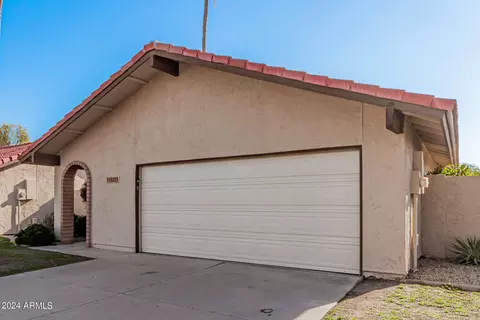 11611 S Ki Rd, Phoenix, AZ 85044 photo 2