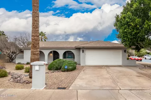 Exterior - 2116 E Laguna Dr, Tempe, AZ 85282 photo 2 of 14