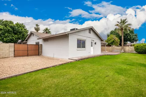 Exterior - 2116 E Laguna Dr, Tempe, AZ 85282 photo 13 of 14