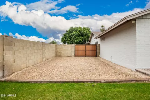 Exterior - 2116 E Laguna Dr, Tempe, AZ 85282 photo 14 of 14