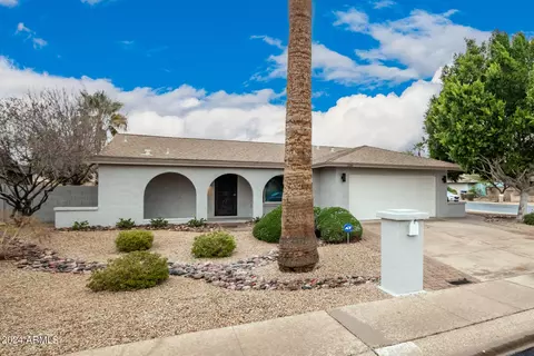 Exterior - 2116 E Laguna Dr, Tempe, AZ 85282 photo 4 of 14