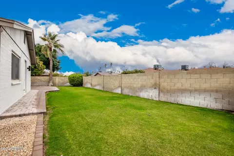 Exterior - 2116 E Laguna Dr, Tempe, AZ 85282 photo 12 of 14