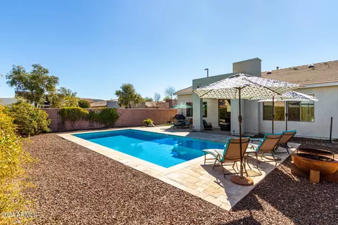Exterior - 3558 E Ravenswood Dr, Gilbert, AZ 85298 photo 8 of 10