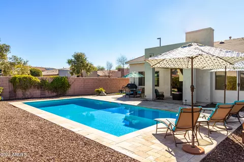 Exterior - 3558 E Ravenswood Dr, Gilbert, AZ 85298 photo 9 of 10