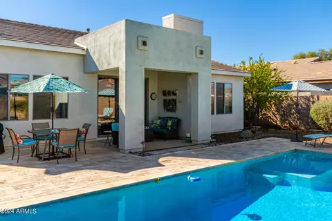 Exterior - 3558 E Ravenswood Dr, Gilbert, AZ 85298 photo 6 of 10