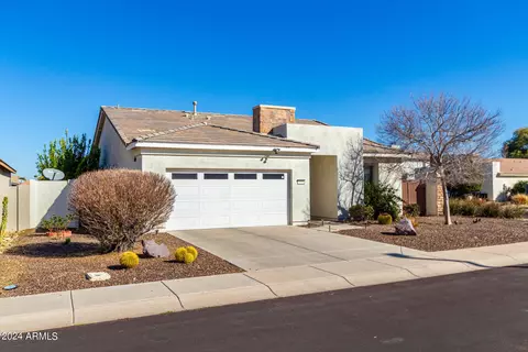 Exterior - 3558 E Ravenswood Dr, Gilbert, AZ 85298 photo 2 of 10