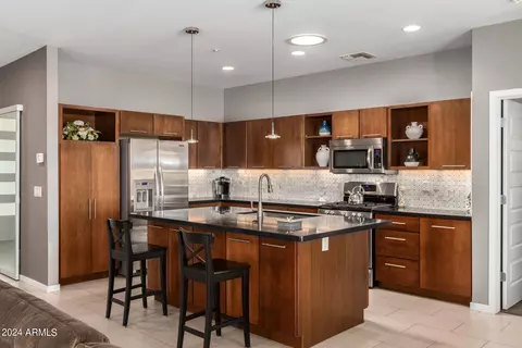 Kitchen - 3558 E Ravenswood Dr, Gilbert, AZ 85298 photo 4 of 6