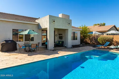 Exterior - 3558 E Ravenswood Dr, Gilbert, AZ 85298 photo 5 of 10