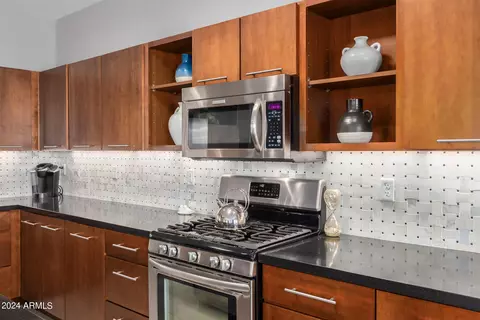 Kitchen - 3558 E Ravenswood Dr, Gilbert, AZ 85298 photo 5 of 6