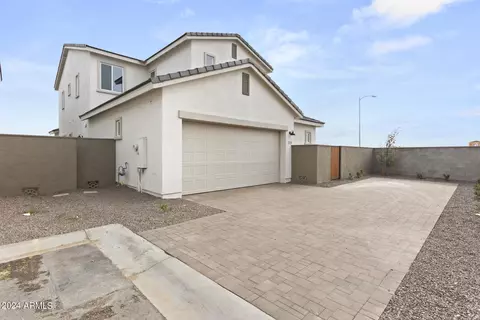 Exterior - 26318 N 22nd Ave, Phoenix, AZ 85085 photo 4 of 7