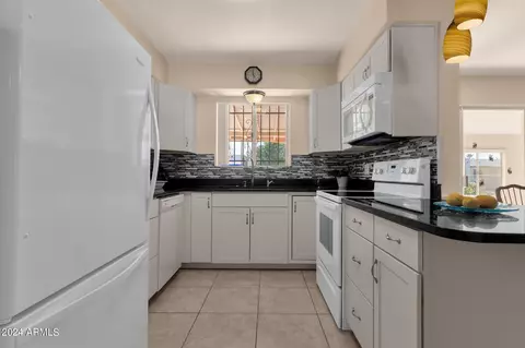 Kitchen - 5509 E Dallas St, Mesa, AZ 85205 photo 4 of 5