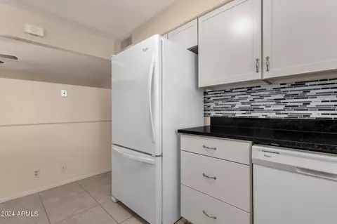 Kitchen - 5509 E Dallas St, Mesa, AZ 85205 photo 3 of 5