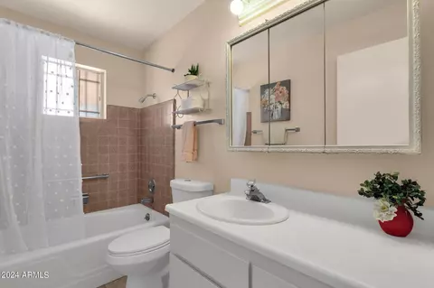 Bath - 5509 E Dallas St, Mesa, AZ 85205 photo 1 of 2