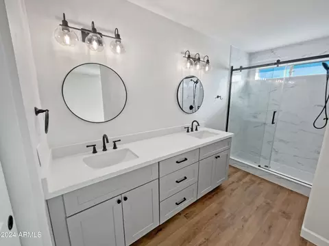 Bath - 2213 El Moro Ave, Mesa, AZ 85204 photo 2 of 4