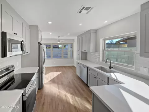 Kitchen - 2213 El Moro Ave, Mesa, AZ 85204 photo 2 of 3
