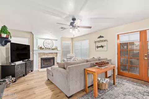 Living - 662 W Mesquite St, Gilbert, AZ 85233 photo 3 of 8