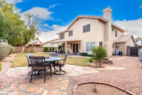 Exterior - 662 W Mesquite St, Gilbert, AZ 85233 photo 2 of 8
