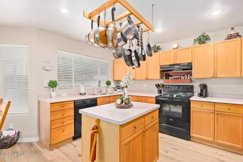 Kitchen - 662 W Mesquite St, Gilbert, AZ 85233 photo 2 of 3