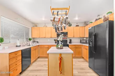 Kitchen - 662 W Mesquite St, Gilbert, AZ 85233 photo 1 of 3